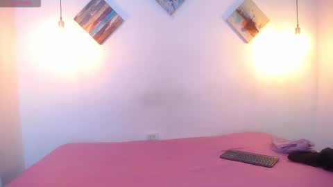 Snapshot of escar_let chatting on 11/05/25, 03:17 Scarlett online show from 11/05/25, 03:17