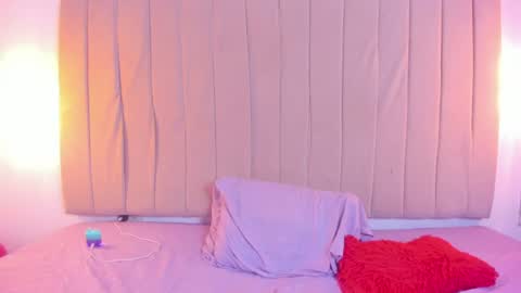 Snapshot of escar_let chatting on 06/22/26, 12:56 Scarlett online show from 06/22/26, 12:56