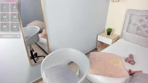 Escarlet online show from 03/25/26, 02:12