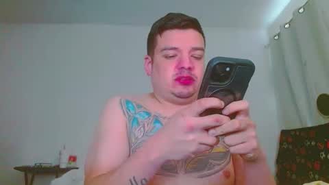 Snapshot of escodamus12 chatting on 02/16/25, 06:10 escodamus12 online show from 02/16/25, 06:10