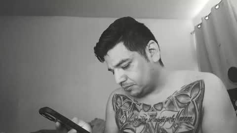 Snapshot of escodamus12 chatting on 02/27/25, 05:15 escodamus12 online show from 02/27/25, 05:15