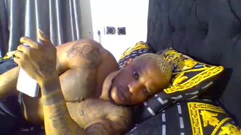 esedekeg online show from 10/19/25, 06:41