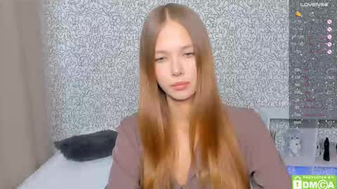 Snapshot of eshcka chatting on 09/15/25, 05:07 Megan and Brad online show from 09/15/25, 05:07