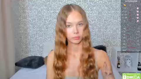 Snapshot of eshcka chatting on 09/26/25, 05:39 Megan and Brad online show from 09/26/25, 05:39
