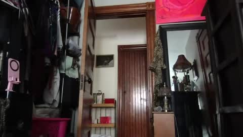 esimaralda online show from 05/22/26, 01:39