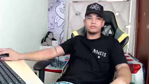 eskayler_ online show from 09/13/25, 05:02