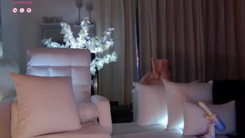 Esther online show from 02/03/26, 09:20