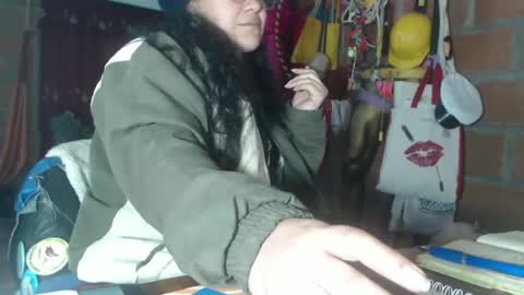 Snapshot of eskelaswd chatting on 12/18/25, 06:08 Eskela911 online show from 12/18/25, 06:08