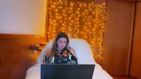 esma347866 online show from 01/16/26, 12:03