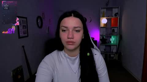 Snapshot of esma_shine chatting on 09/18/25, 08:05 esma_shine online show from 09/18/25, 08:05