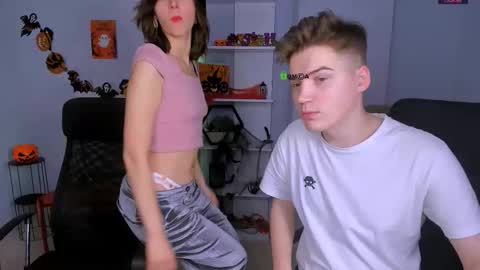 Snapshot of esma_shine chatting on 10/30/25, 02:35 esma_shine online show from 10/30/25, 02:35