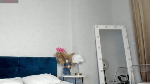 Esme Runn online show from 11/09/25, 03:27