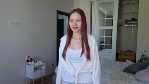 Esme online show from 05/18/26, 06:19