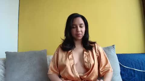 Snapshot of esmerald_1111 chatting on 11/17/25, 02:12 Esmeralda online show from 11/17/25, 02:12