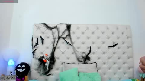 esmeralda  online show from 10/30/25, 03:35