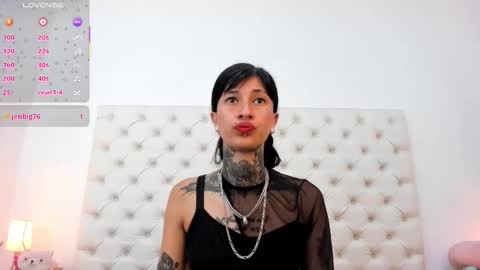 esmeralda  online show from 03/18/26, 12:41