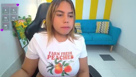 Snapshot of esmeralda_cuisman chatting on 02/19/26, 11:28 ESMERALDA online show from 02/19/26, 11:28