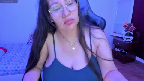 esme online show from 09/30/25, 02:00