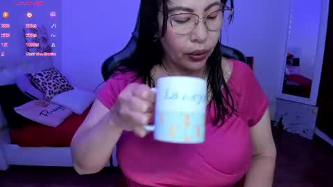 Snapshot of esmeralda_milf1 chatting on 07/05/26, 08:16 esme online show from 07/05/26, 08:16