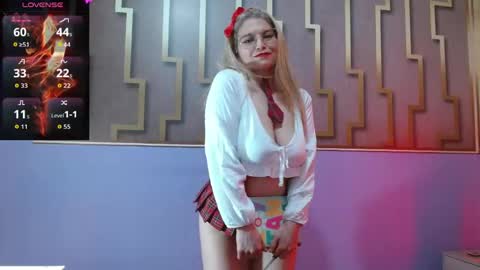 Esmeralda .INDEPENDENT MODEL online Monday to Saturday 3 pm Chicago online show from 05/27/26, 03:03