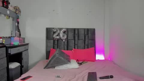 Perla online show from 02/19/26, 04:52