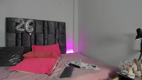 Perla online show from 02/28/26, 05:41