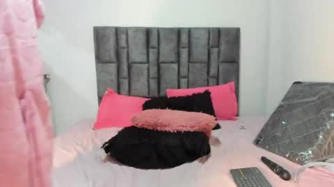 Perla online show from 04/13/26, 10:43