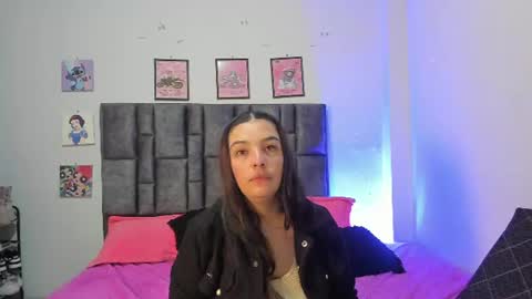 Snapshot of esmeraldaa_sc chatting on 06/21/26, 06:16 Perla online show from 06/21/26, 06:16