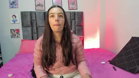 Snapshot of esmeraldaa_sc chatting on 06/22/26, 11:13 Perla online show from 06/22/26, 11:13