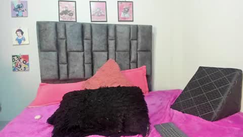 Snapshot of esmeraldaa_sc chatting on 07/10/26, 06:39 Perla online show from 07/10/26, 06:39