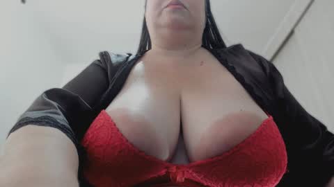 Snapshot of esmeraldo_mfc chatting on 01/30/25, 09:25 Esmeralda online show from 01/30/25, 09:25