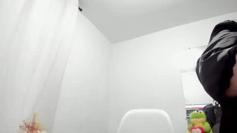 Snapshot of esmeraldo_mfc chatting on 02/20/25, 01:03 Esmeralda online show from 02/20/25, 01:03