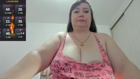 Snapshot of esmeraldo_mfc chatting on 05/30/26, 05:15 Esmeralda online show from 05/30/26, 05:15