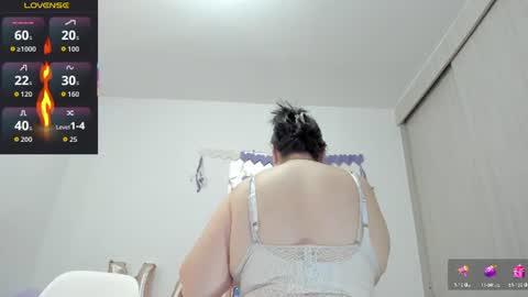 Snapshot of esmeraldo_mfc chatting on 06/11/26, 10:19 Esmeralda online show from 06/11/26, 10:19