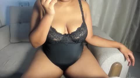 Esme online show from 10/09/25, 11:36