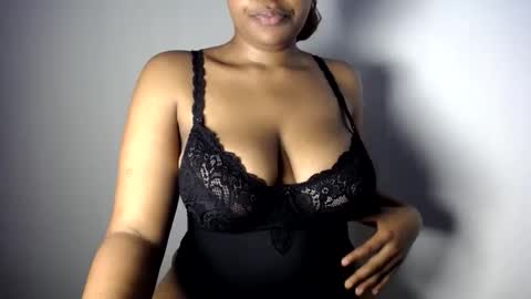 Esme online show from 05/30/26, 01:19