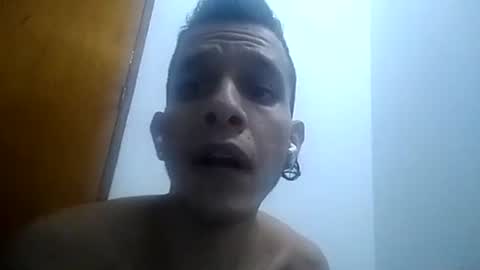 esneyderhenao20 online show from 02/16/25, 09:16