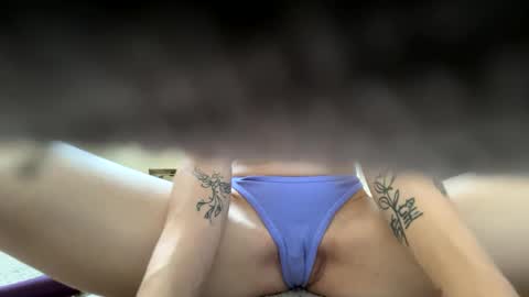 Snapshot of essence90210 chatting on 09/28/25, 07:08 essence90210 online show from 09/28/25, 07:08