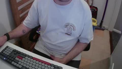 Snapshot of essex_wild chatting on 11/30/25, 05:50 Morph online show from 11/30/25, 05:50