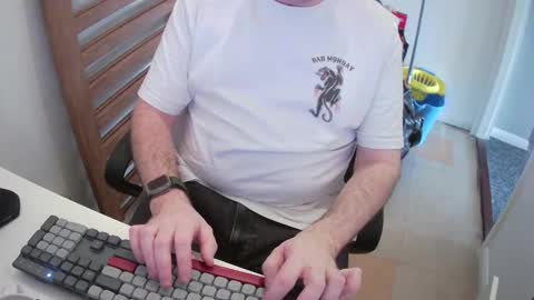 Snapshot of essex_wild chatting on 01/16/26, 03:05 Morph online show from 01/16/26, 03:05