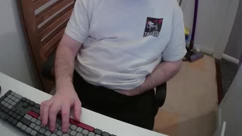 Snapshot of essex_wild chatting on 02/14/26, 08:49 Morph online show from 02/14/26, 08:49