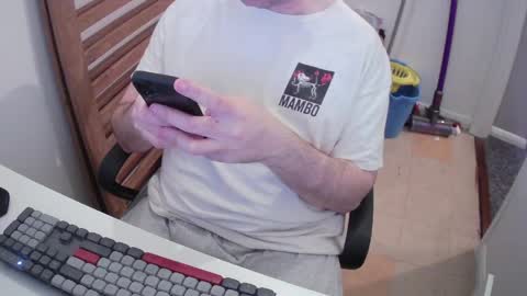 Snapshot of essex_wild chatting on 04/21/26, 08:23 Morph online show from 04/21/26, 08:23