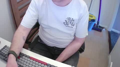 Snapshot of essex_wild chatting on 04/25/26, 05:10 Morph online show from 04/25/26, 05:10