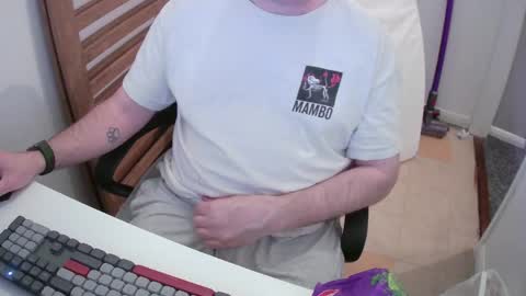 Snapshot of essex_wild chatting on 05/05/26, 09:01 Morph online show from 05/05/26, 09:01