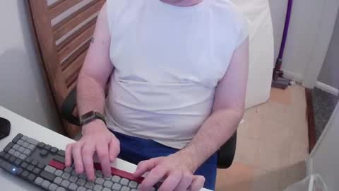 Snapshot of essex_wild chatting on 05/08/26, 07:41 Morph online show from 05/08/26, 07:41