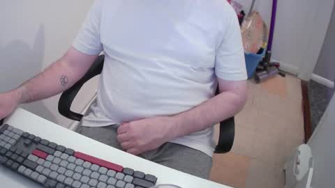 Snapshot of essex_wild chatting on 05/15/26, 07:43 Morph online show from 05/15/26, 07:43