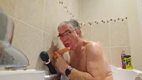 Snapshot of essexb0y chatting on 12/25/24, 07:35 EssexB0y online show from 12/25/24, 07:35