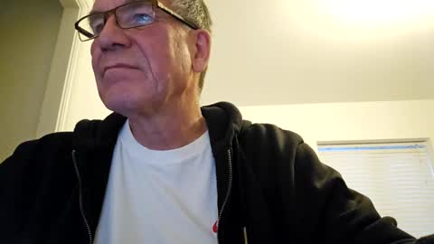 Snapshot of essexb0y chatting on 01/15/25, 04:11 EssexB0y online show from 01/15/25, 04:11