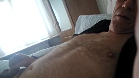 Snapshot of essexb0y chatting on 03/11/25, 07:48 EssexB0y online show from 03/11/25, 07:48