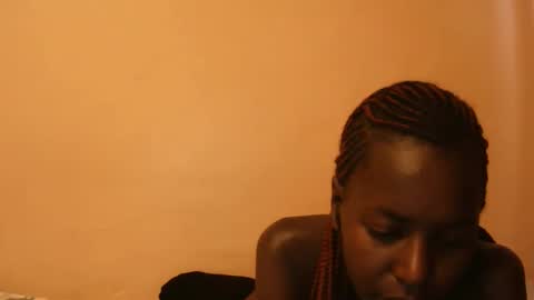 Snapshot of essie_n chatting on 11/25/25, 06:35 Eddah online show from 11/25/25, 06:35